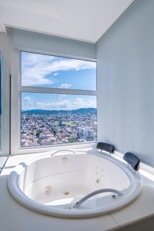 Luxo E Conforto No Centro De Bc - 3 Suites, 3 Vagas Garagem, Area Gourmet Churrasqueira, Jacuzzi Apartamento