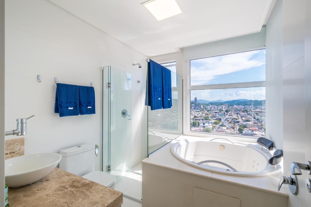 Luxo E Conforto No Centro De Bc - 3 Suites, 3 Vagas Garagem, Area Gourmet Churrasqueira, Jacuzzi Apartamento *